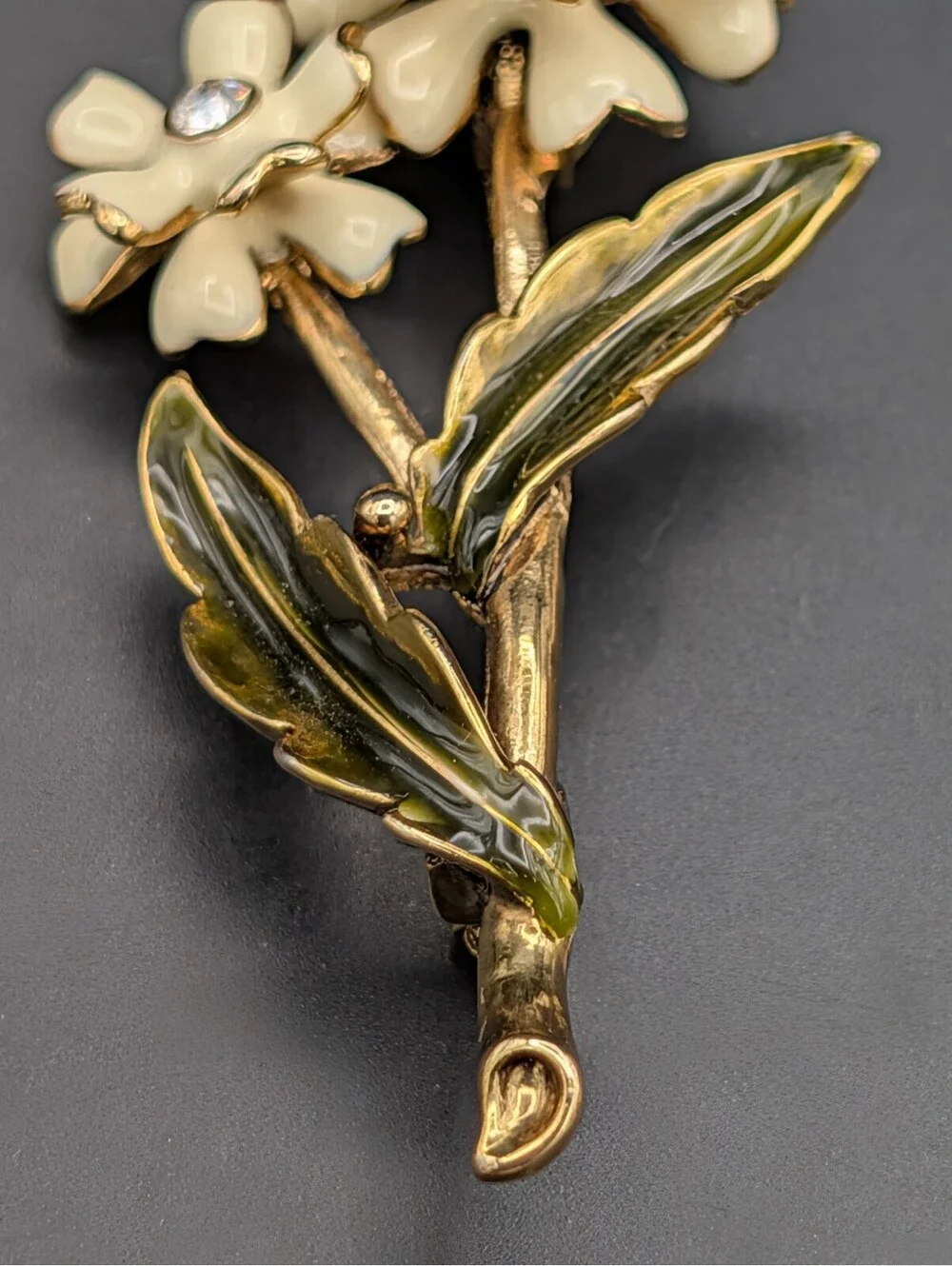 Vintage Monet Cream Enamel Flower Brooch Pin Gold Tone Rhinestone Floral Stem